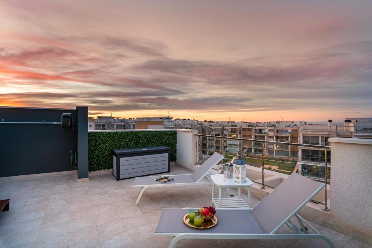 La Zenia Cocoon - Luxury Penthouse With Jacuzzi, 2 Pools, Indoor Heated Pool, Sauna, Gym, Playstation Διαμέρισμα Dehesa de Campoamor  Εξωτερικό φωτογραφία