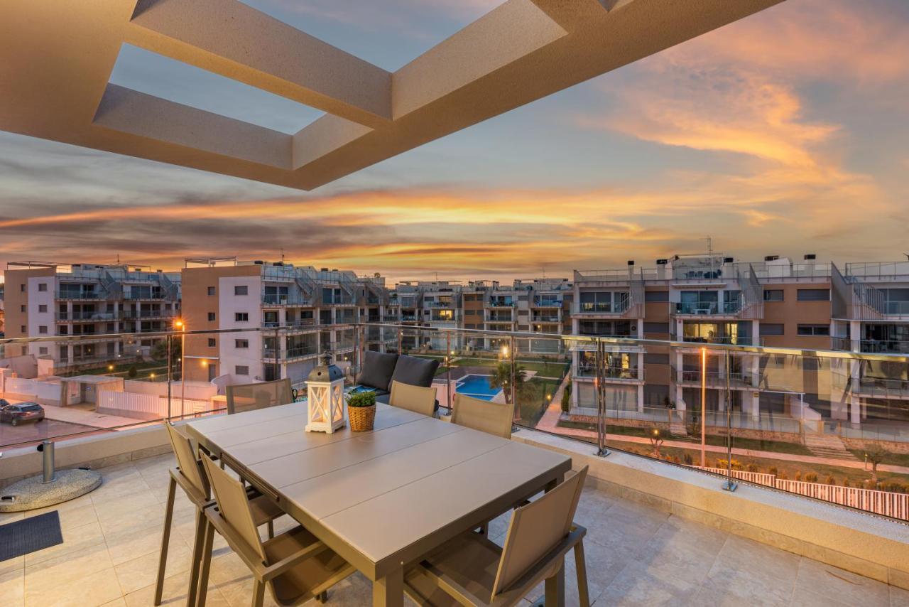 La Zenia Cocoon - Luxury Penthouse With Jacuzzi, 2 Pools, Indoor Heated Pool, Sauna, Gym, Playstation Διαμέρισμα Dehesa de Campoamor  Εξωτερικό φωτογραφία